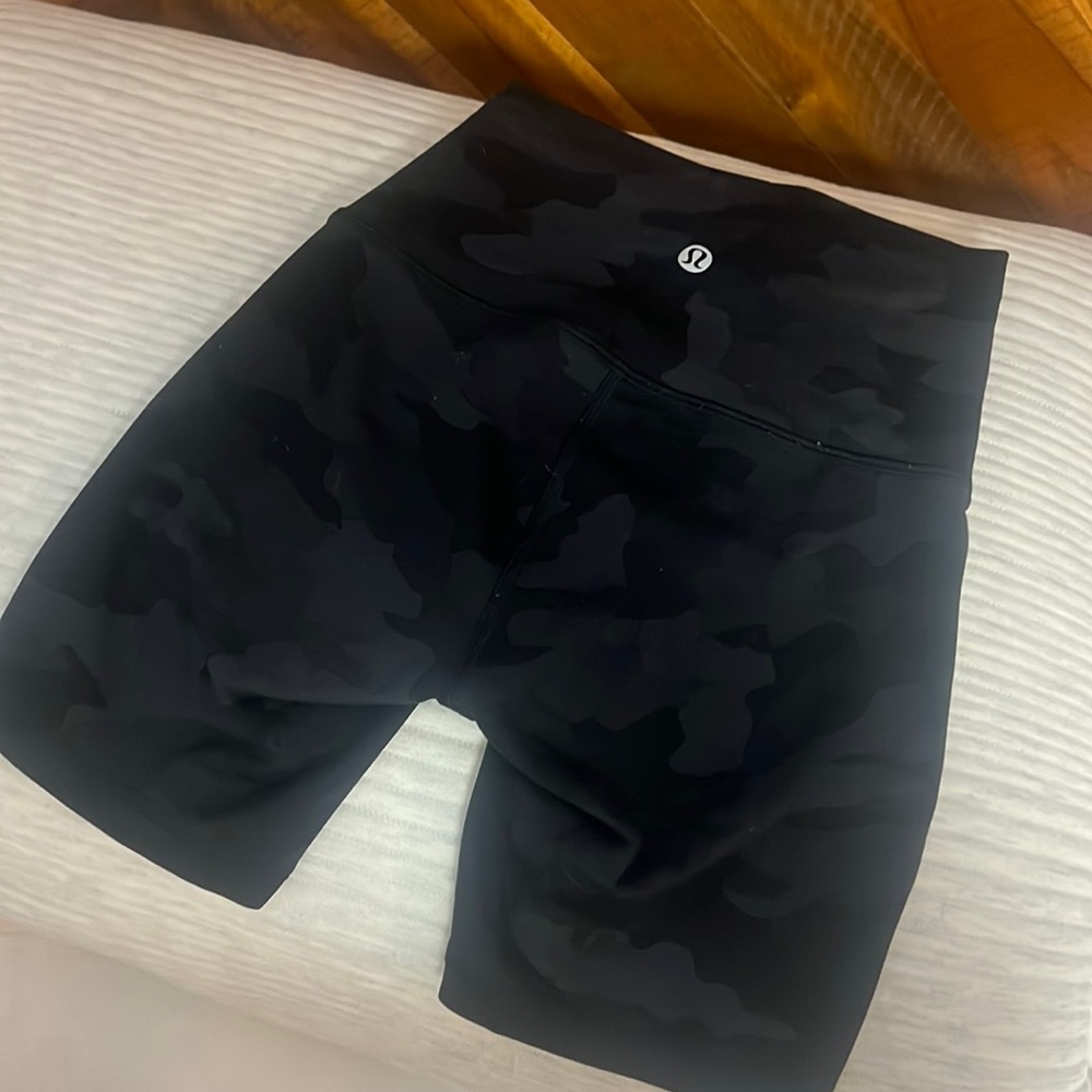 Black Camo Lululemon 6in Biker Shorts